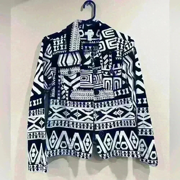 🔥Chico’s Pull Over button up🔥 - Picture 1 of 6